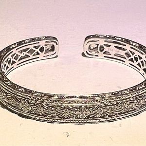 Diamond Cuff Bangle Bracelet 1/4 ct tw
Round-cut Sterling Silver 7.25" Kay”s